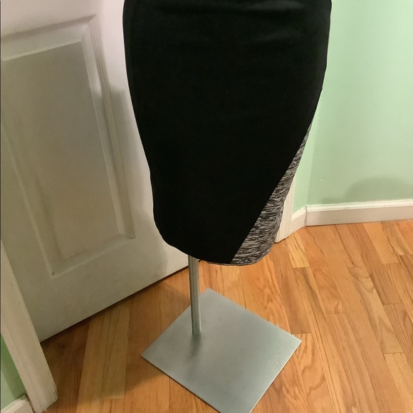 Calvin Kline 2 pc skirt and blouse - Picture 5 of 7